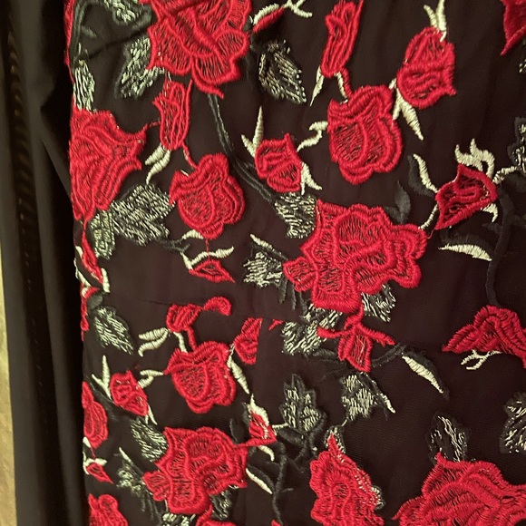 Medium semi-formal dress - Picture 2 of 6